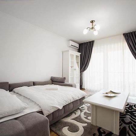 Bright & Elegant Central Apartment Oradea Eksteriør bilde